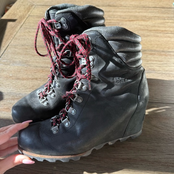 Sorel conquest leather wedge boots - Picture 1 of 9
